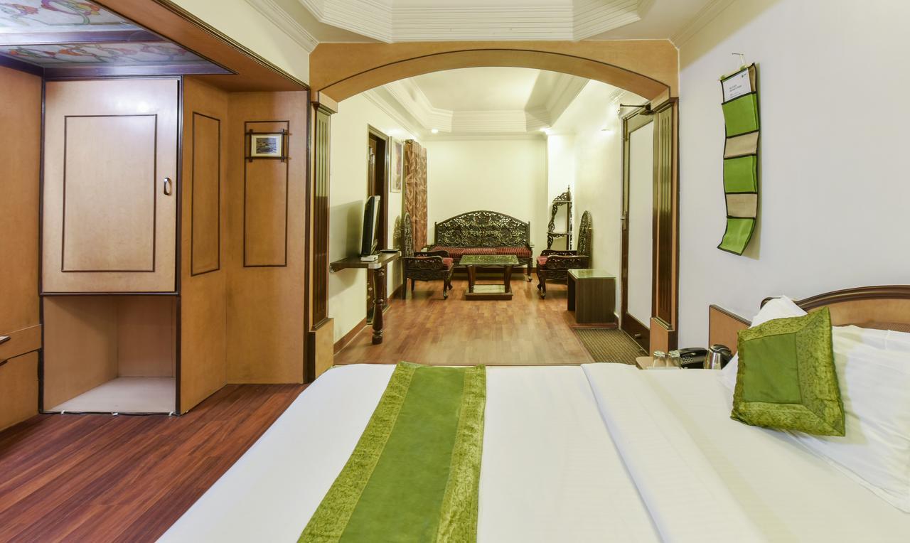 Hotel Kanishka Rāipur Kültér fotó