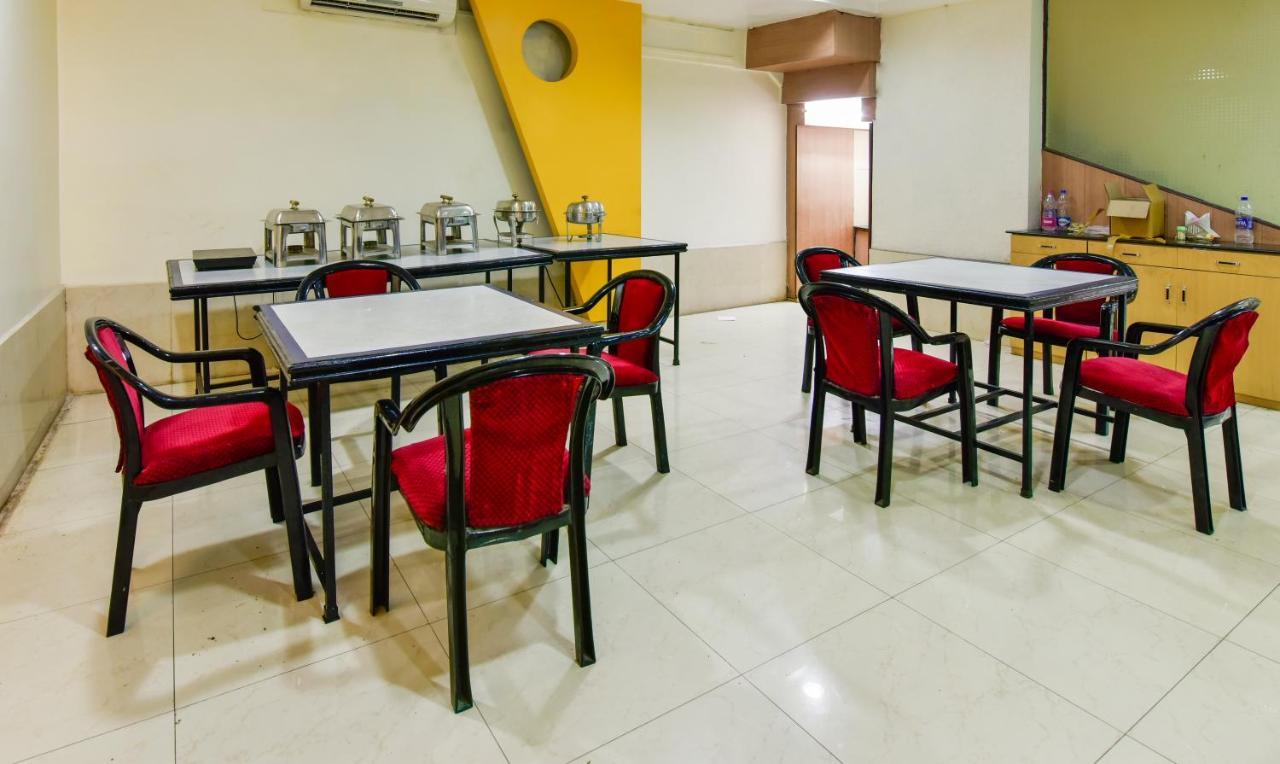 Hotel Kanishka Rāipur Kültér fotó