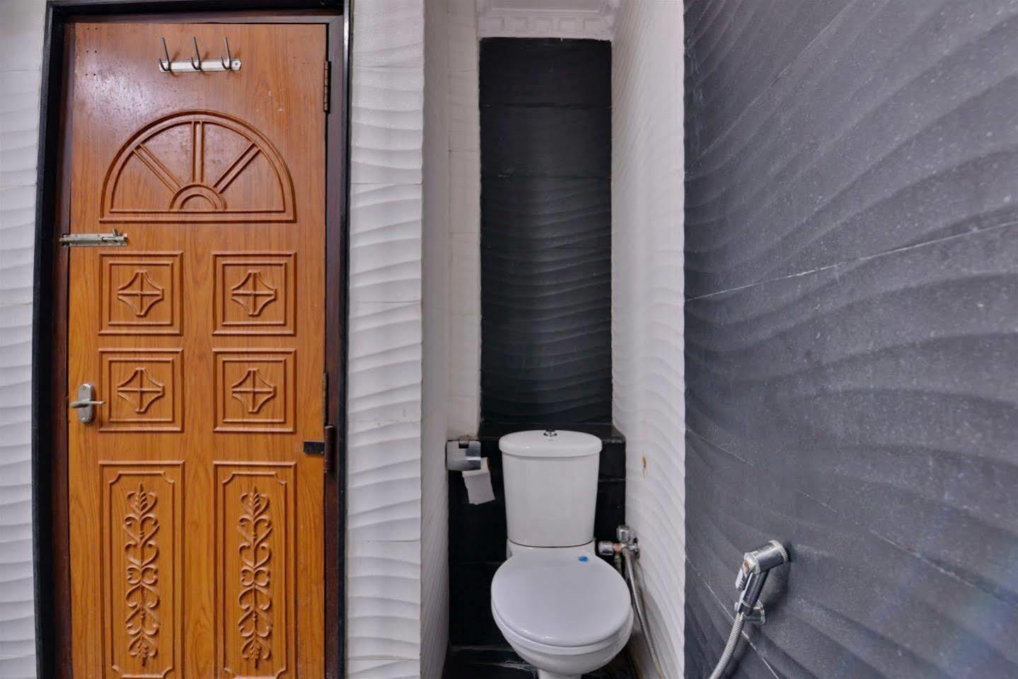 Hotel Kanishka Rāipur Kültér fotó