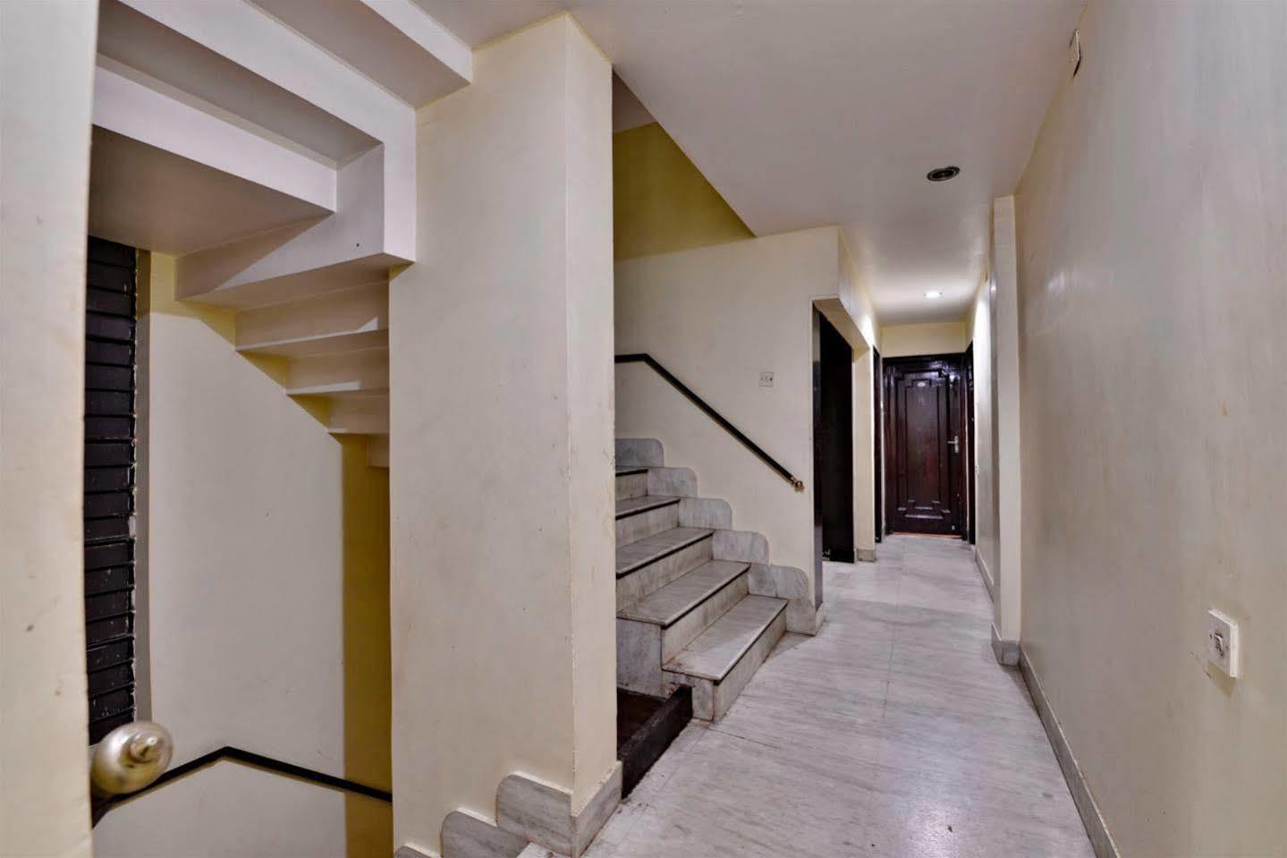 Hotel Kanishka Rāipur Kültér fotó
